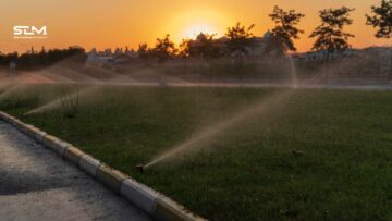 Cách thiết kế hệ thống tưới nước tự động cho bãi cỏ lớn